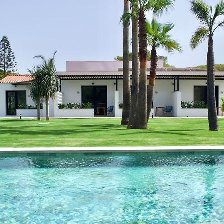 Alojamiento Rural Finca Azucena Suite โกนิล เด ลาฟรอนเตรา ภายนอก รูปภาพ