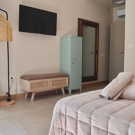 Alojamiento Rural Finca Azucena Suite โกนิล เด ลาฟรอนเตรา ภายนอก รูปภาพ