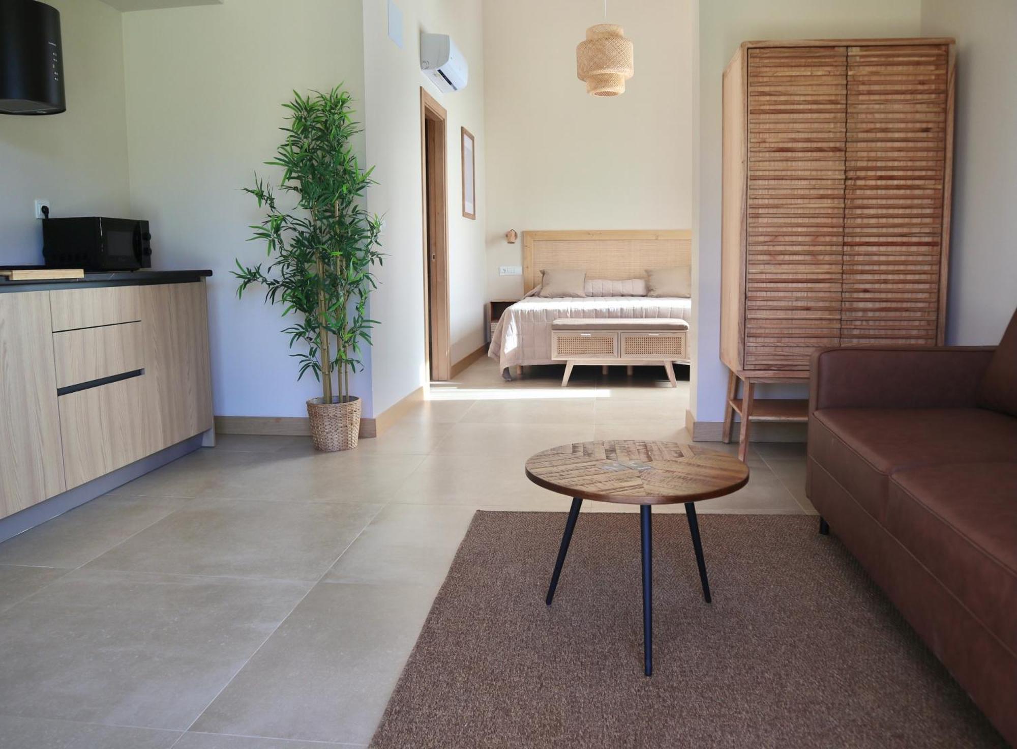 Alojamiento Rural Finca Azucena Suite โกนิล เด ลาฟรอนเตรา ภายนอก รูปภาพ