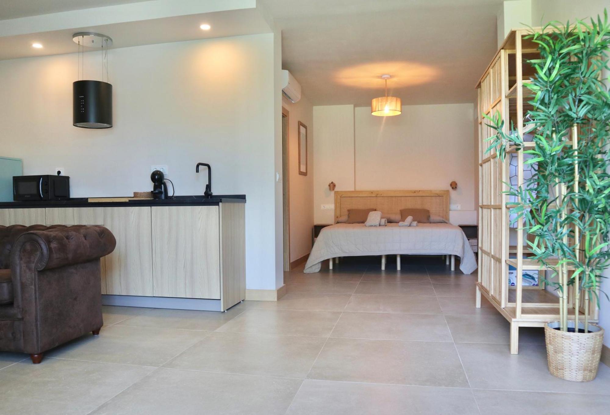 Alojamiento Rural Finca Azucena Suite โกนิล เด ลาฟรอนเตรา ภายนอก รูปภาพ