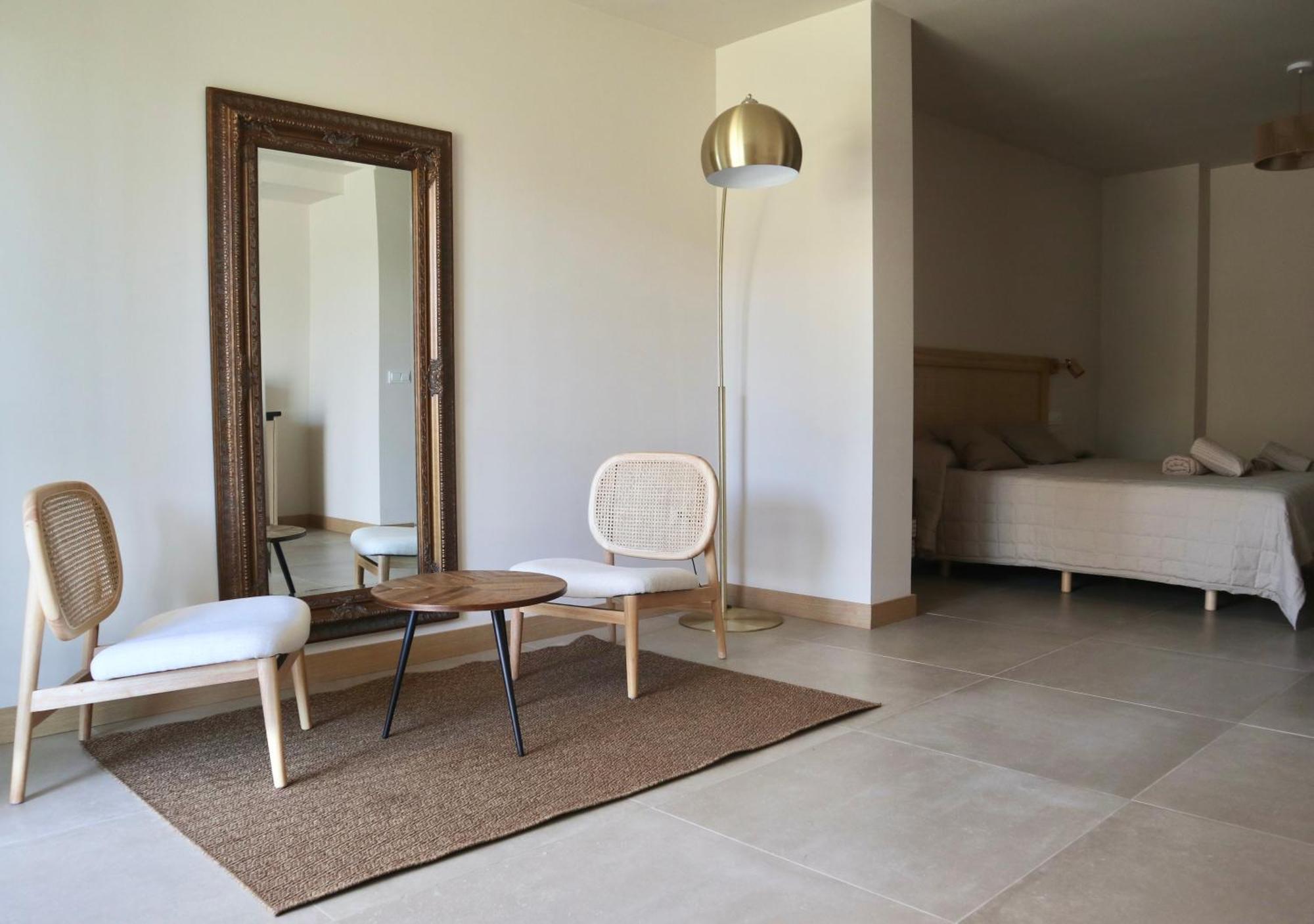 Alojamiento Rural Finca Azucena Suite โกนิล เด ลาฟรอนเตรา ภายนอก รูปภาพ