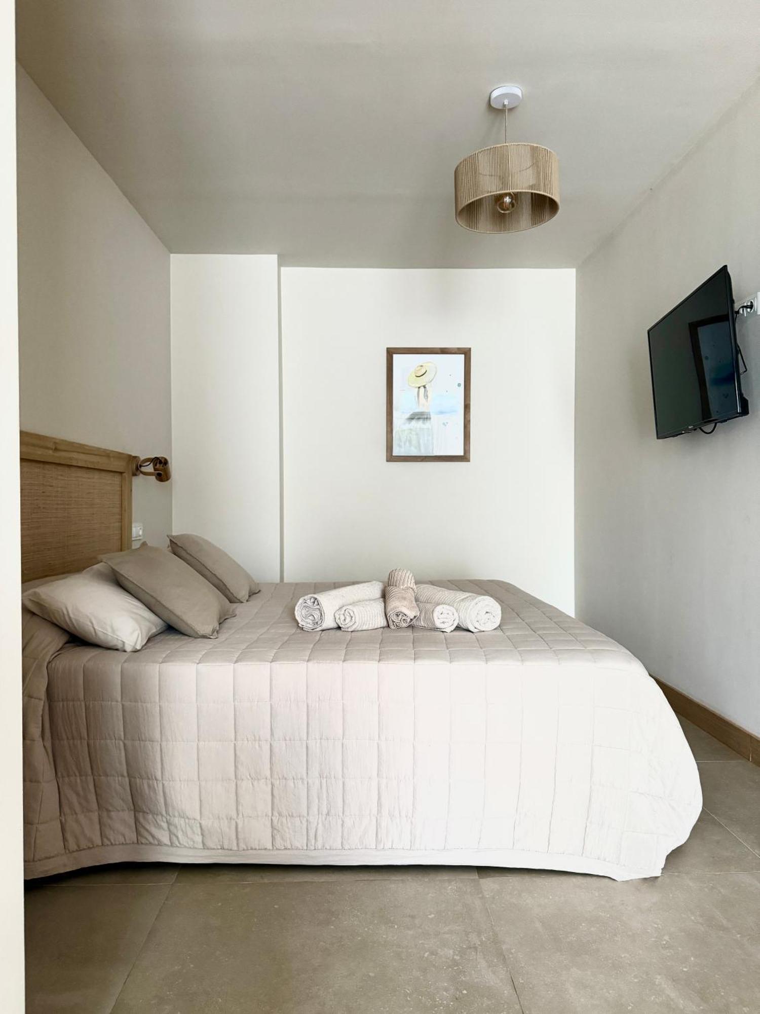 Alojamiento Rural Finca Azucena Suite โกนิล เด ลาฟรอนเตรา ภายนอก รูปภาพ