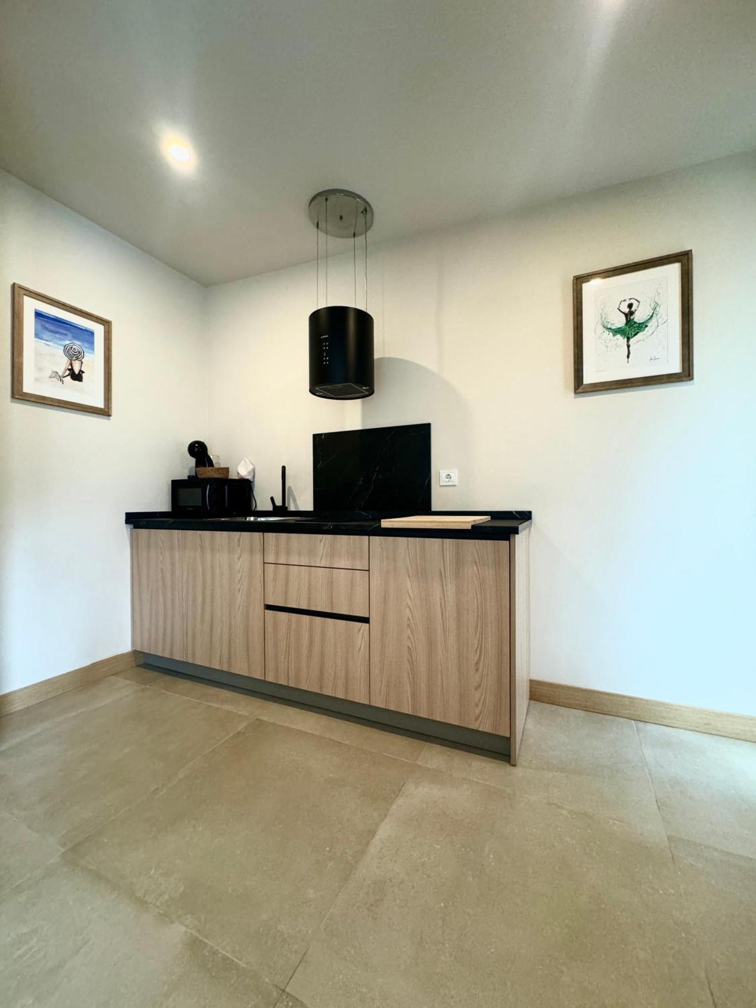 Alojamiento Rural Finca Azucena Suite โกนิล เด ลาฟรอนเตรา ภายนอก รูปภาพ